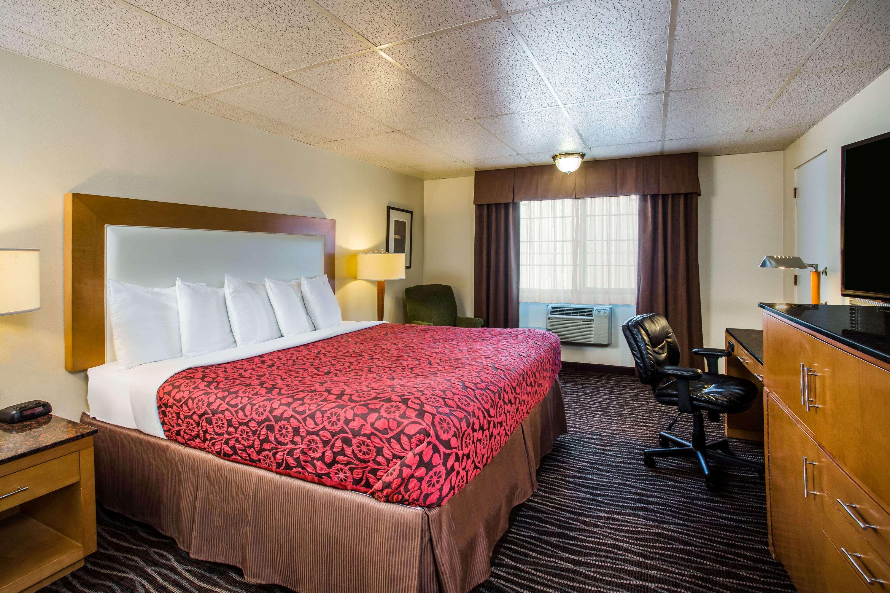 Days Inn By Wyndham Yakima Exterior photo