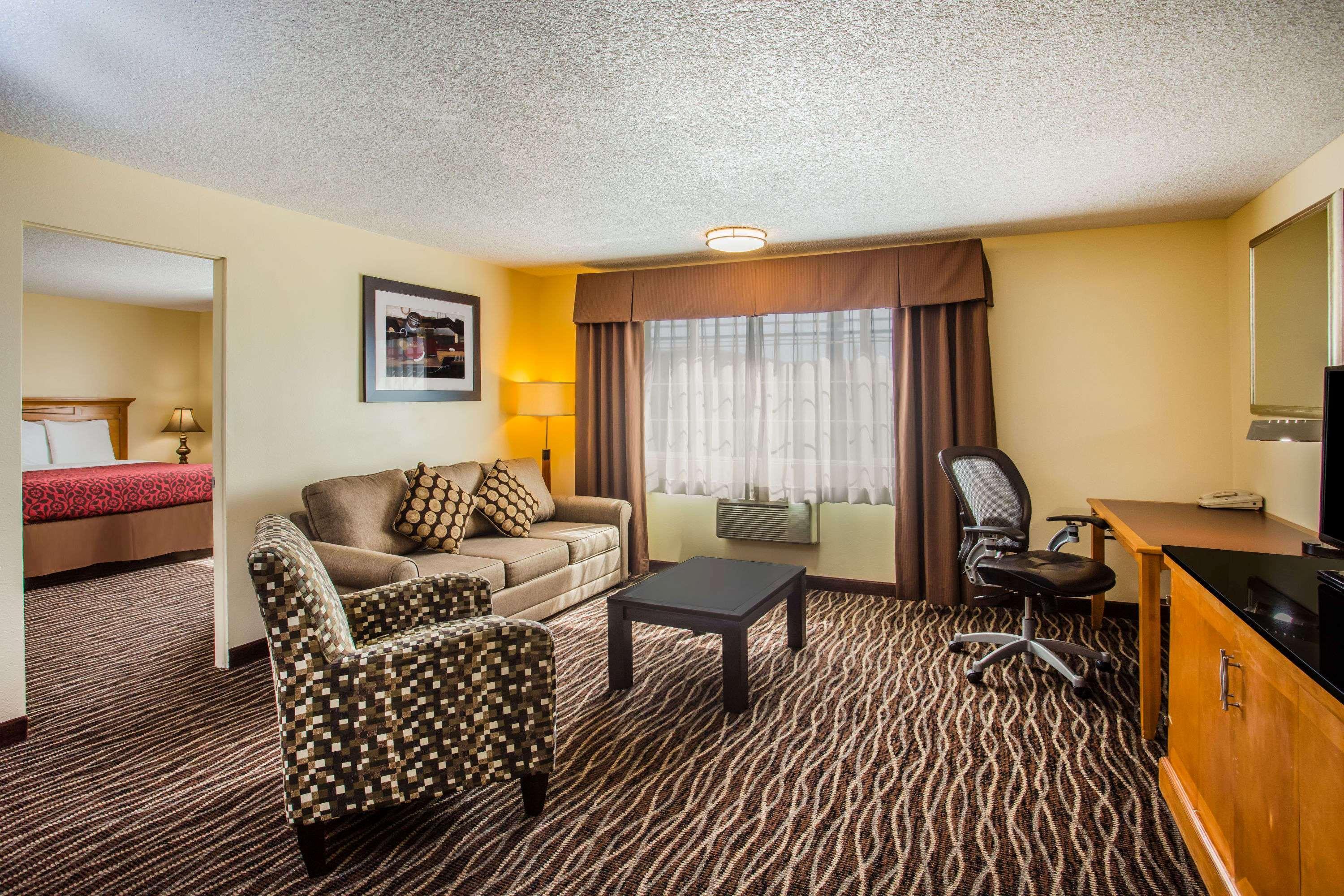 Days Inn By Wyndham Yakima Exterior photo