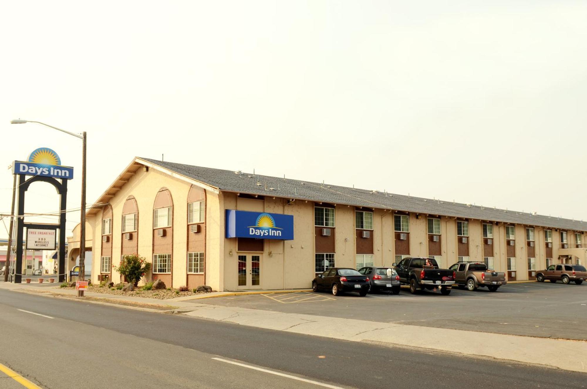 Days Inn By Wyndham Yakima Exterior photo