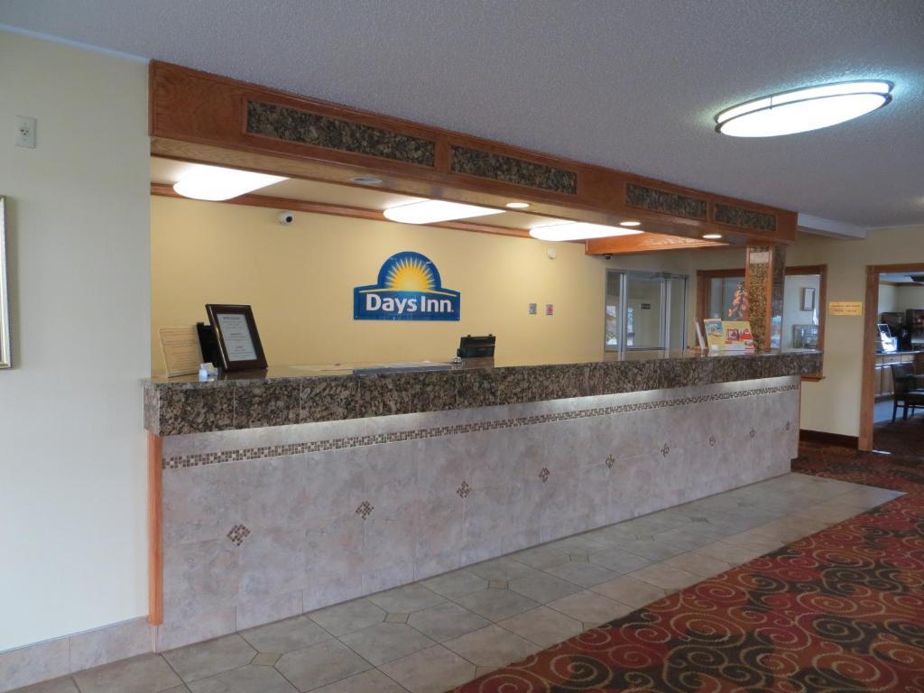 Days Inn By Wyndham Yakima Exterior photo